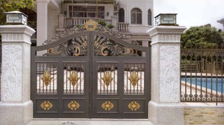 庭院鋁藝大門企業(yè)如何應(yīng)對(duì)互聯(lián)網(wǎng)沖擊？