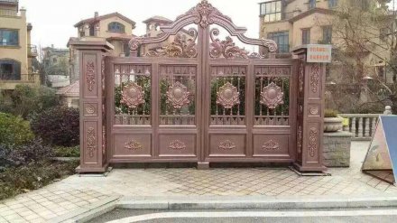 庭院鋁藝大門廠家發(fā)展需要找關(guān)鍵！