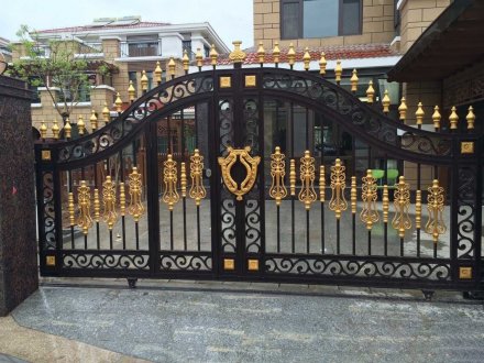 鋁藝大門的優勢是什么？如何正確分辨鋁藝大門