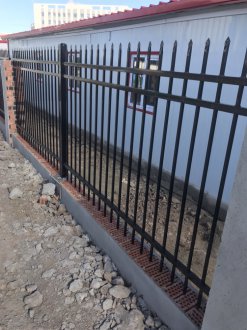  鄂爾鋁藝圍欄護(hù)欄定做-百度推薦